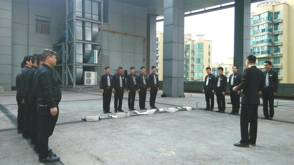 银耀百货组织秩序部开展技能大比武